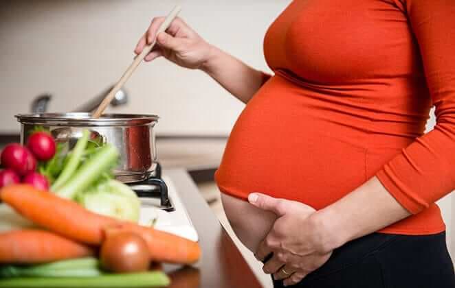 Hamilelikte Yararlı ve Zararlı Besinler Nelerdir? kapak resmi