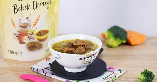 Bebek Ekmekli Brokoli Çorbası Tarifi image