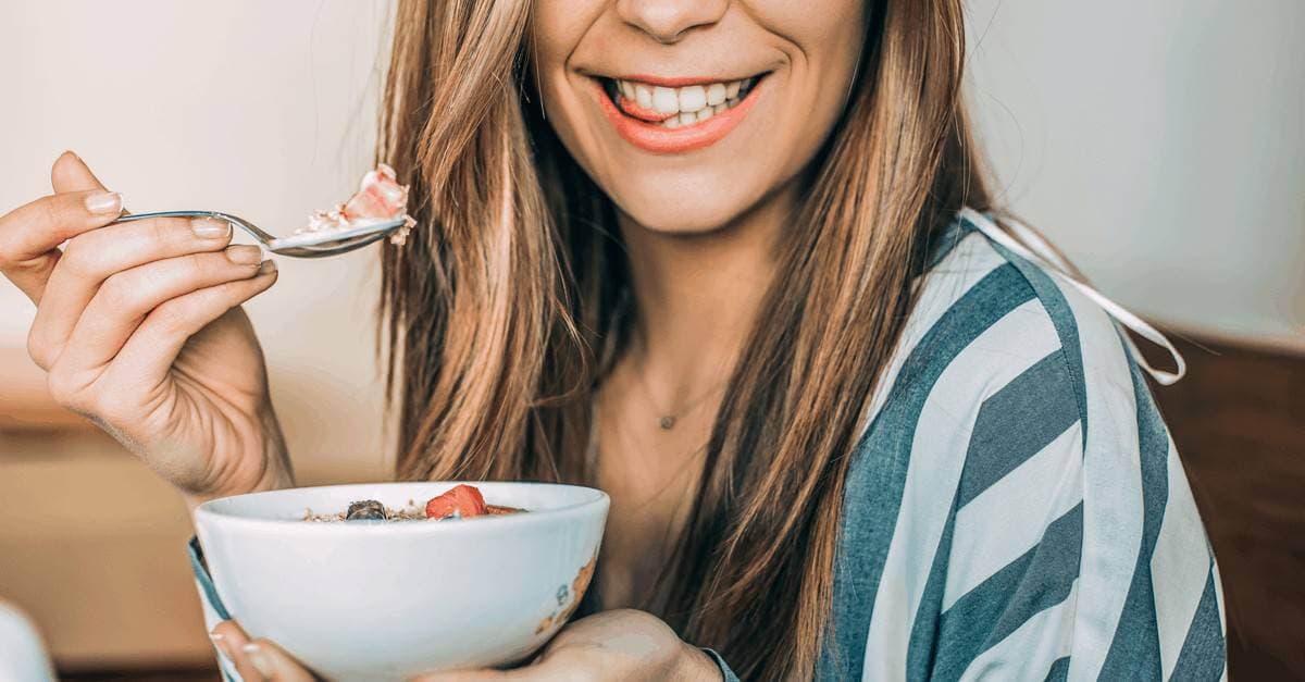 Anne Sütünü Artıran Yiyecekler ve İçecekler Nelerdir? kapak resmi