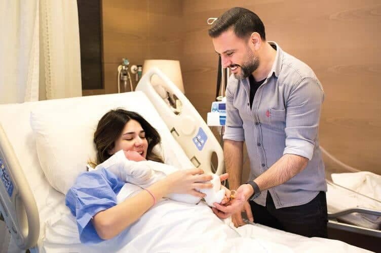 Alişan ve Buse Varol Çiftinin Bebekleri Dünyaya Geldi! kapak resmi